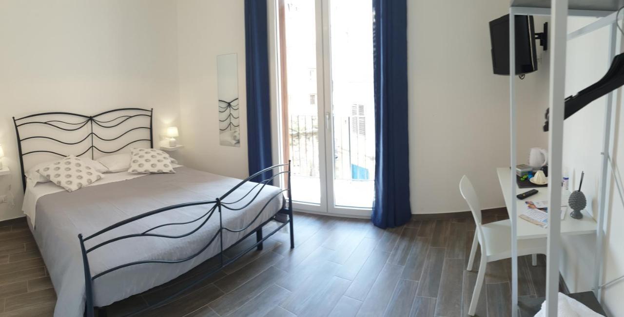Residenza Tarzana Hotell Palermo Exteriör bild