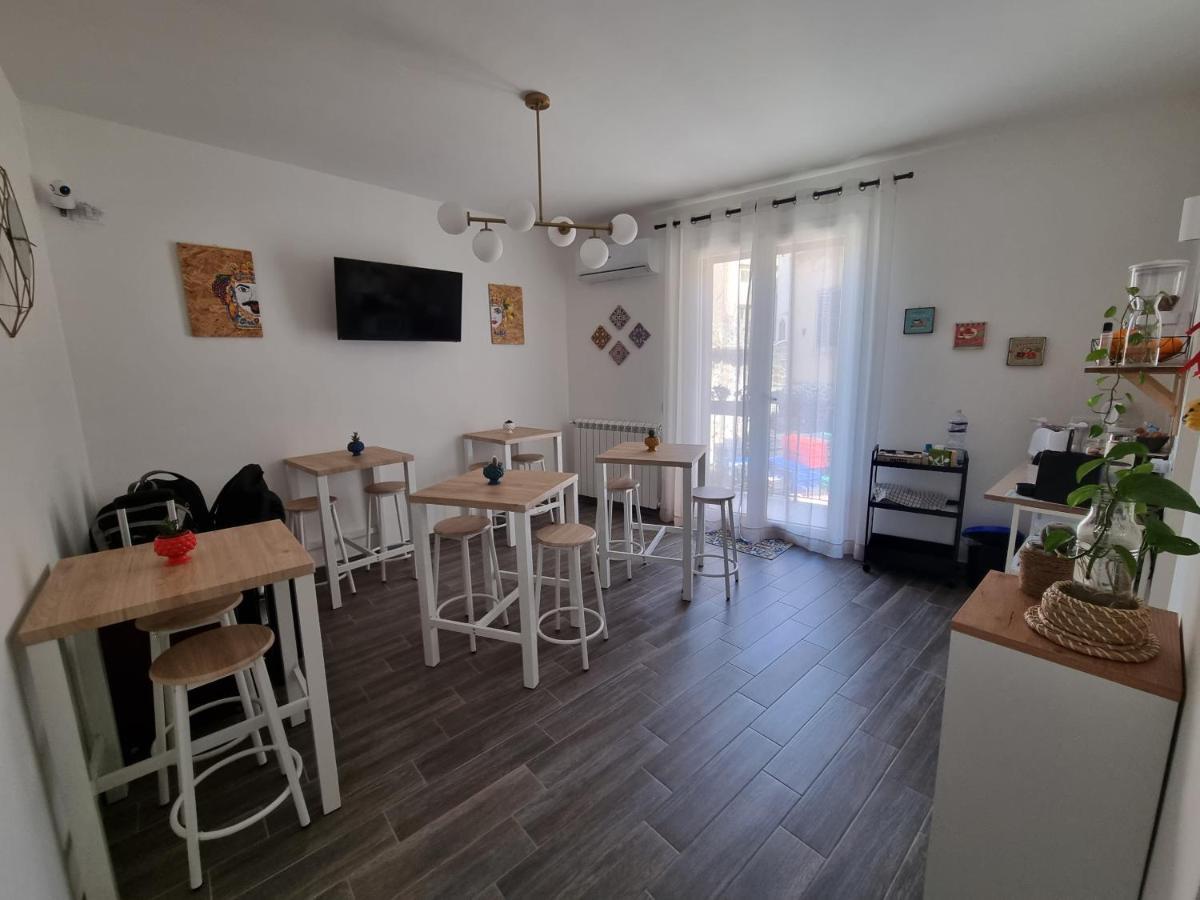 Residenza Tarzana Hotell Palermo Exteriör bild